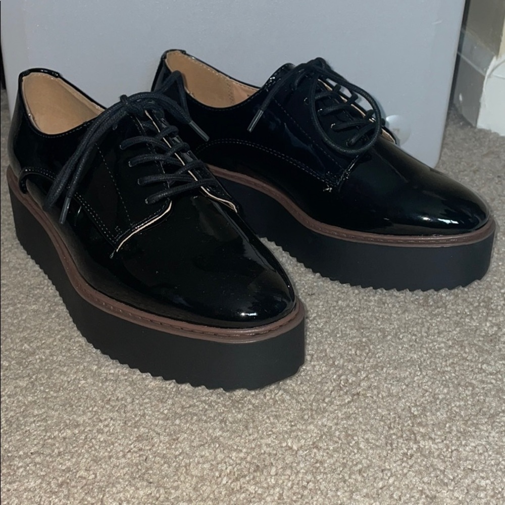Madden Girl Written Stacked Oxford Size 8